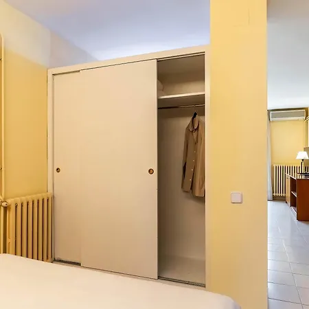 Aparthotel Bertran 3*