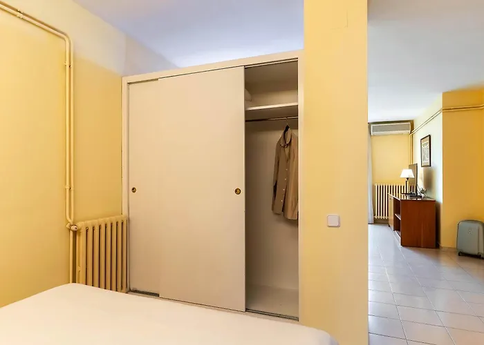 Apartahotel Bertrán 3*