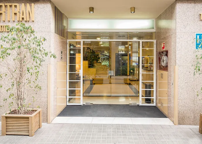 Bertrán Apartahotel